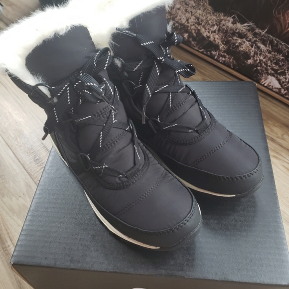 *Never worn*Sorel Whitney boot, size 6.5 - Picture 5 of 5